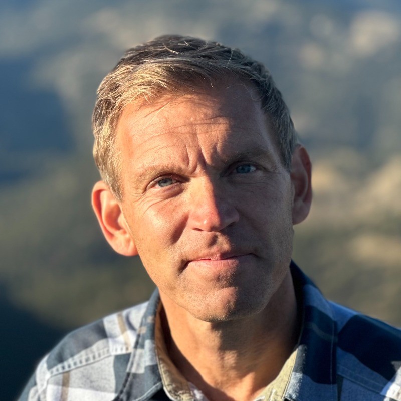 Headshot of Josef Hjelmaker